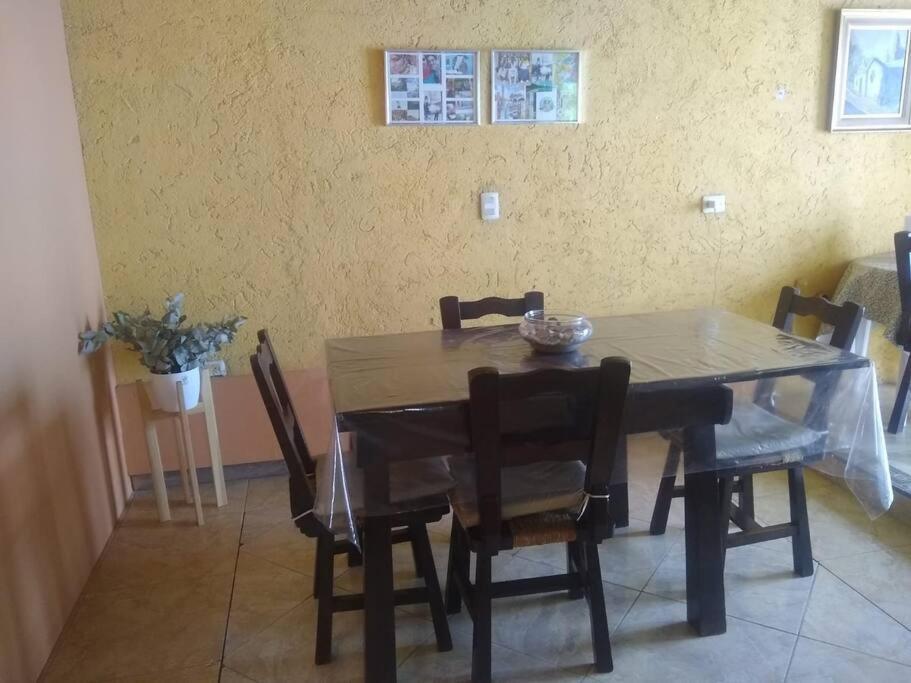 Departamento Amplio En Alta Con Cochera